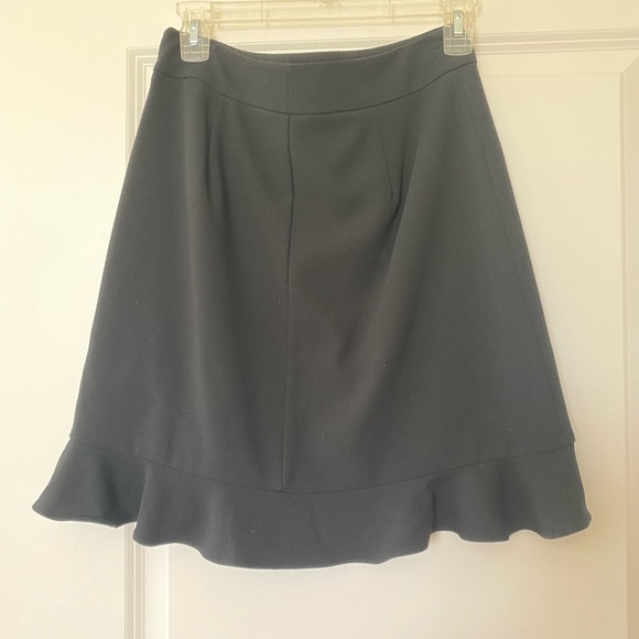 Women’s LOFT Black Ruffled Mini Skirt - size 0 - Picture 5 of 12